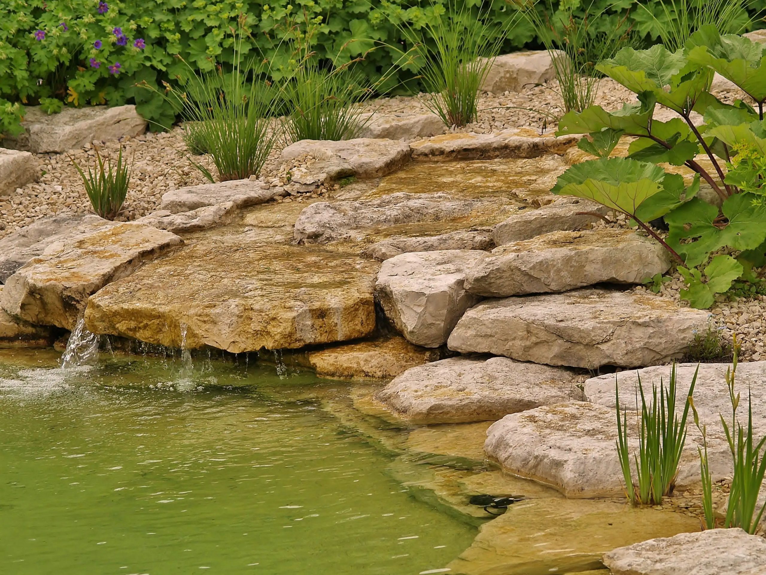 Badeteich_Bruckberg_fels_wassereinlauf_0057_3000px